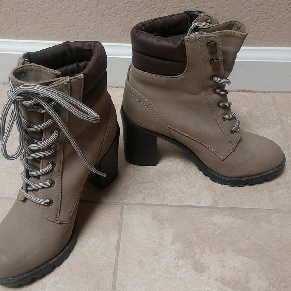Super cute boots!!